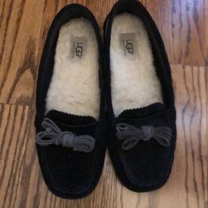 Ugg moccasin slippers size 8